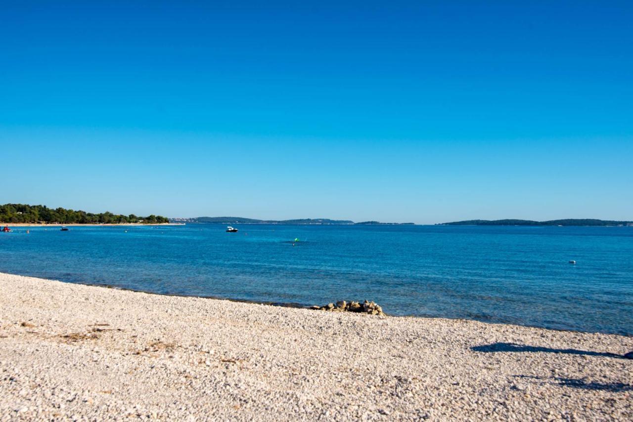 Teuta Apartments - A Beach And A Sea View Peroj Εξωτερικό φωτογραφία