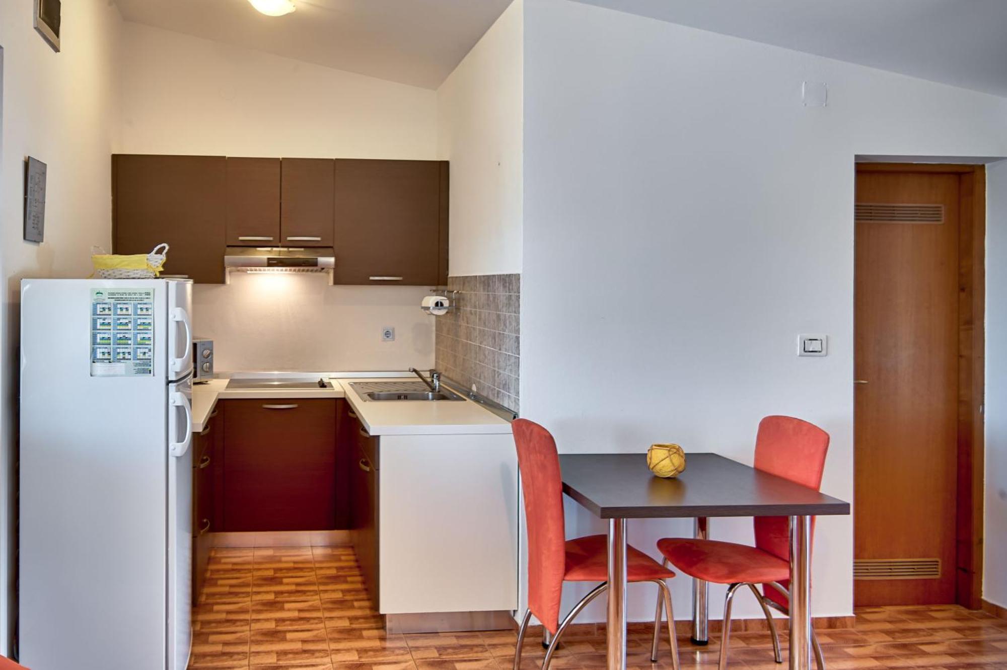Teuta Apartments - A Beach And A Sea View Peroj Εξωτερικό φωτογραφία
