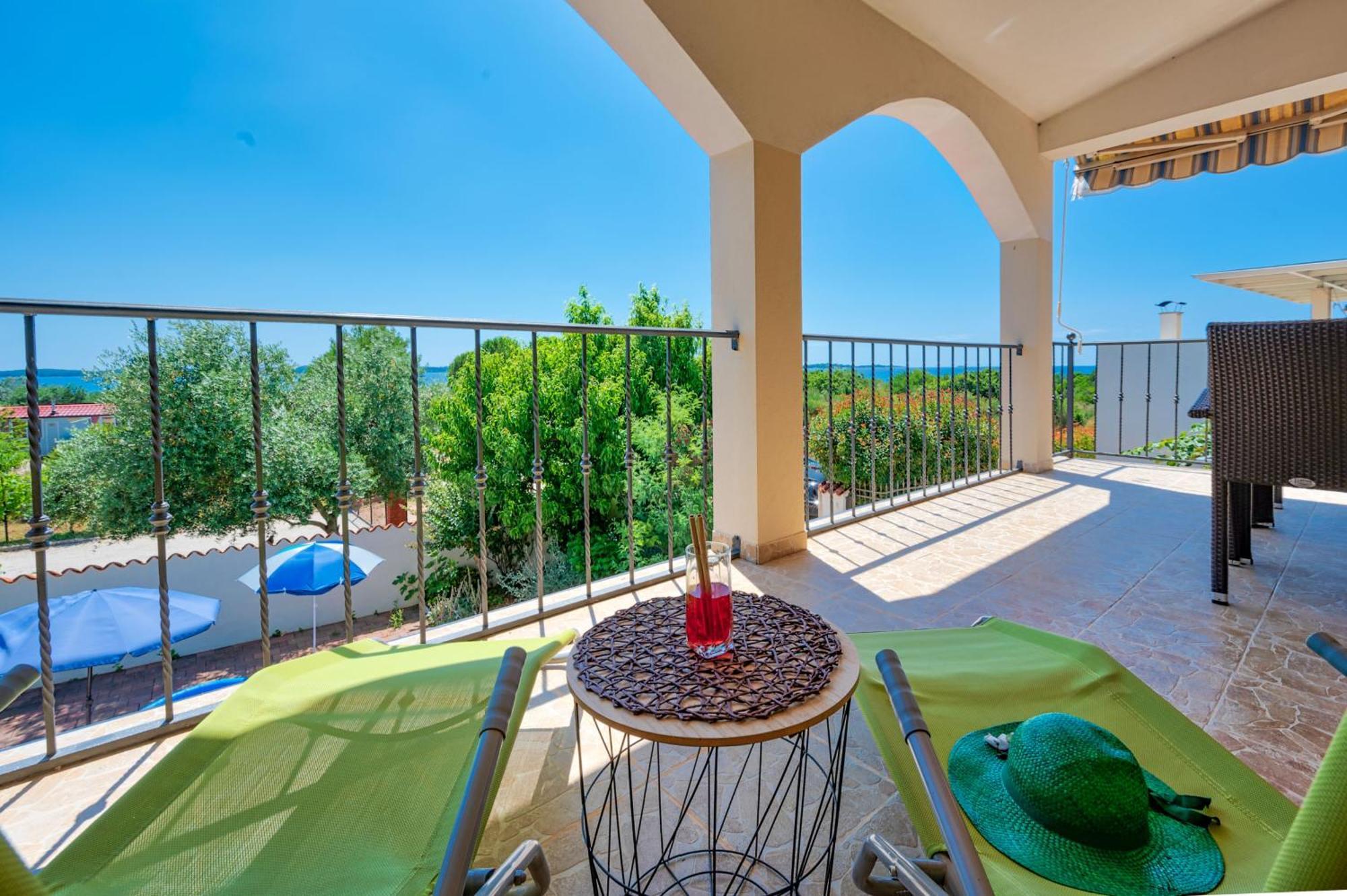 Teuta Apartments - A Beach And A Sea View Peroj Εξωτερικό φωτογραφία