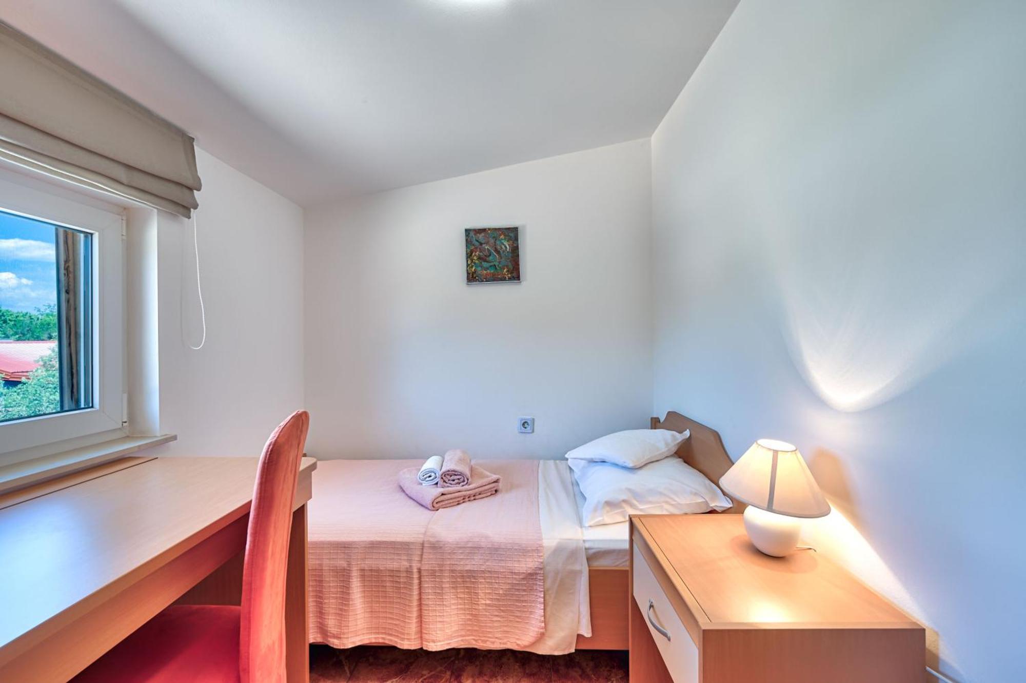 Teuta Apartments - A Beach And A Sea View Peroj Εξωτερικό φωτογραφία
