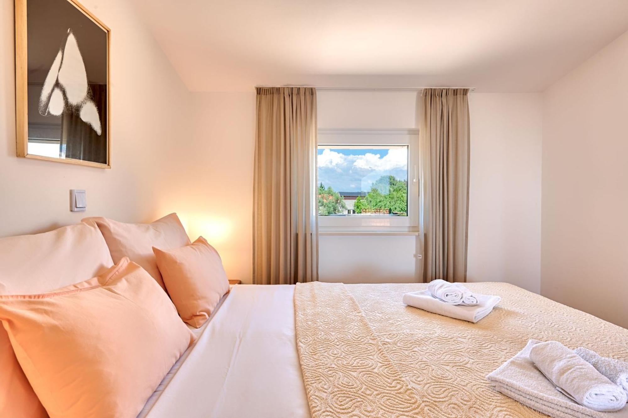 Teuta Apartments - A Beach And A Sea View Peroj Εξωτερικό φωτογραφία